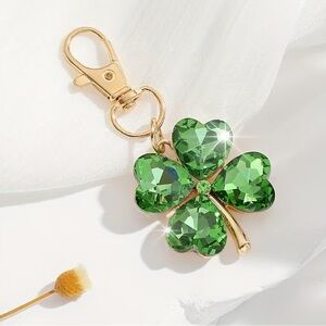 Luxury Rhinestone-Encrusted Four-Leaf Clover Keychain Light Green/Gold Tone NIP